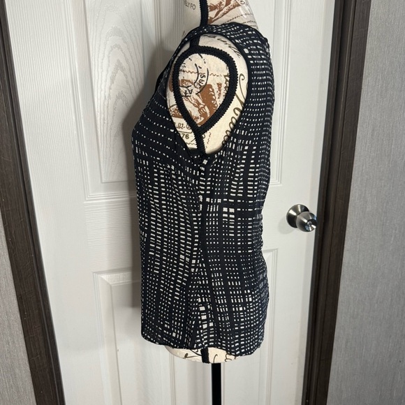 Halogen Black and White Sleeveless Top - Picture 7 of 12